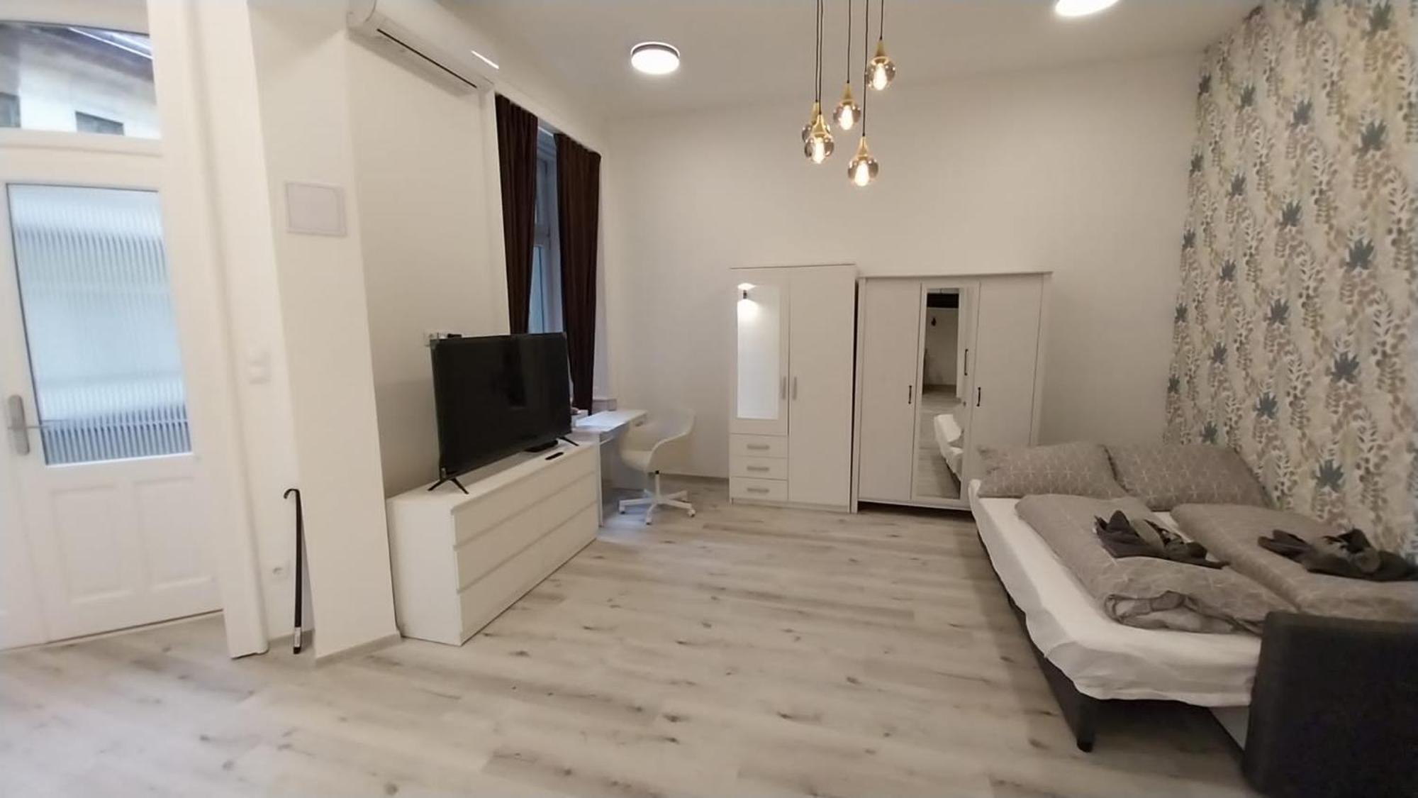 Szekely Apartment Near Deak Ferenc Square With Free Parking In Garage 부다페스트 외부 사진